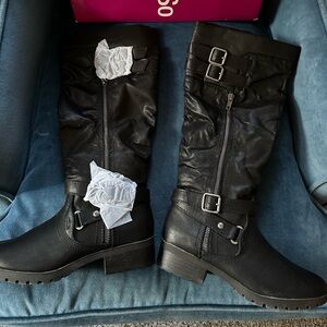 Women’s boots size 7.5 BRAND NEW